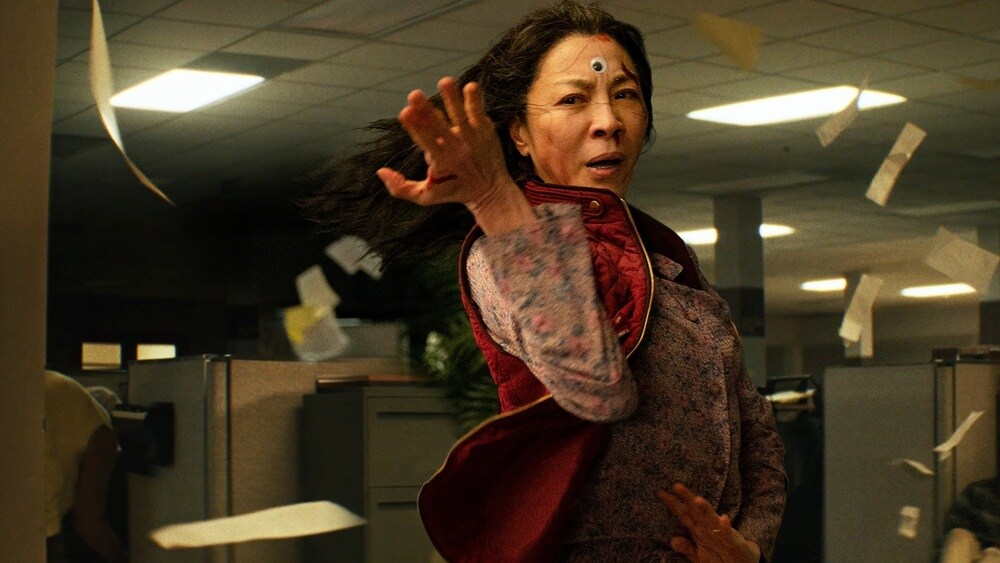 Everything Everywhere All at Once, Michelle Yeoh in una scena