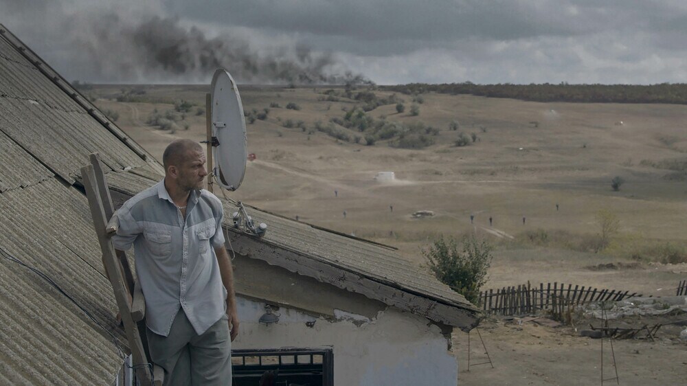 Klondike, Sergey Shadrin in una sequenza del film
