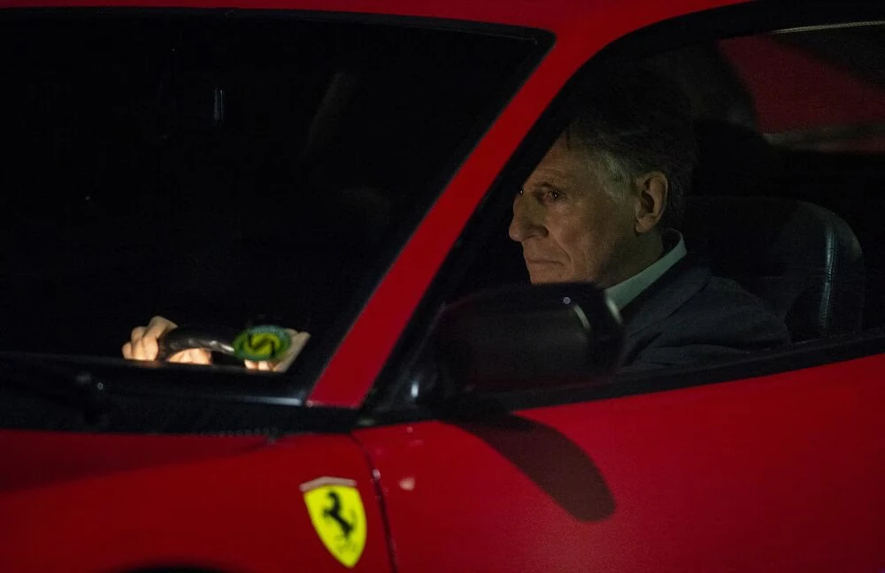 Lamborghini - The Man Behind the Legend, Gabriel Byrne in una sequenza