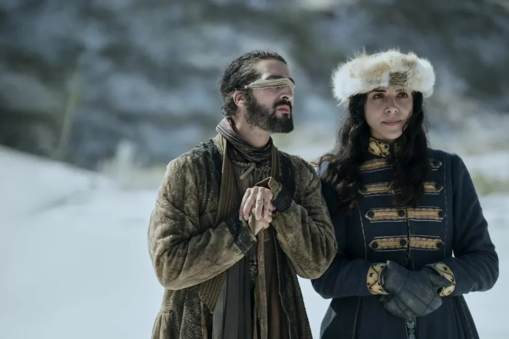 Vikings Valhalla, Tolga Safer e Hayat Kamille in una sequenza della seconda stagione della serie