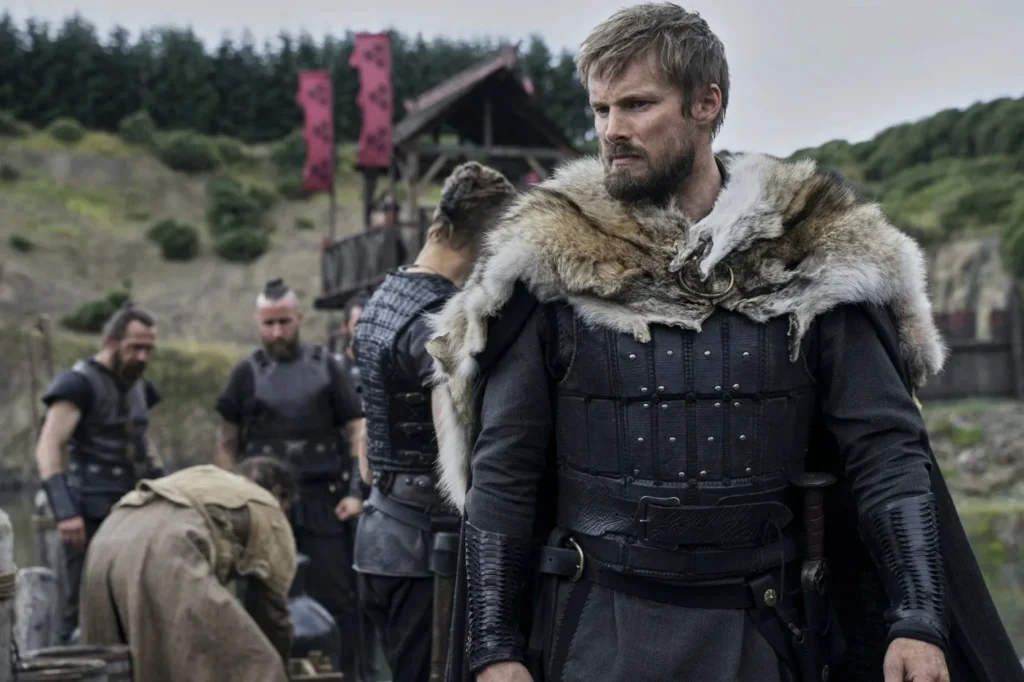 Vikings Valhalla, Bradley James in una sequenza della seconda stagione della serie