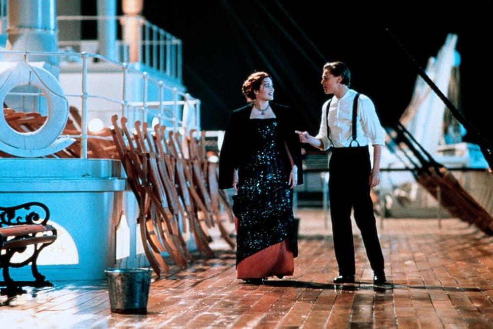 Titanic, Kate Winslet e Leonardo DiCaprio in una sequenza del film