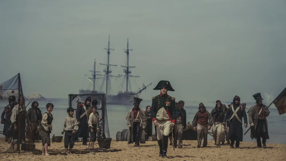 Napoleon, Joaquin Phoenix in un'immagine del film