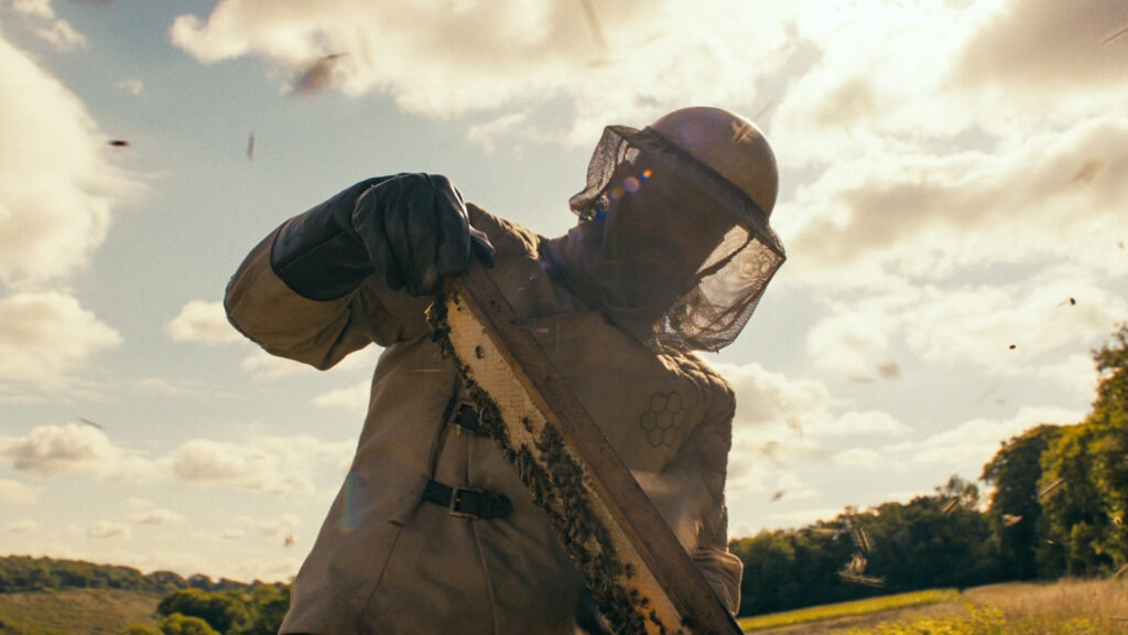 The Beekeeper, Jason Statham durante una scena del film